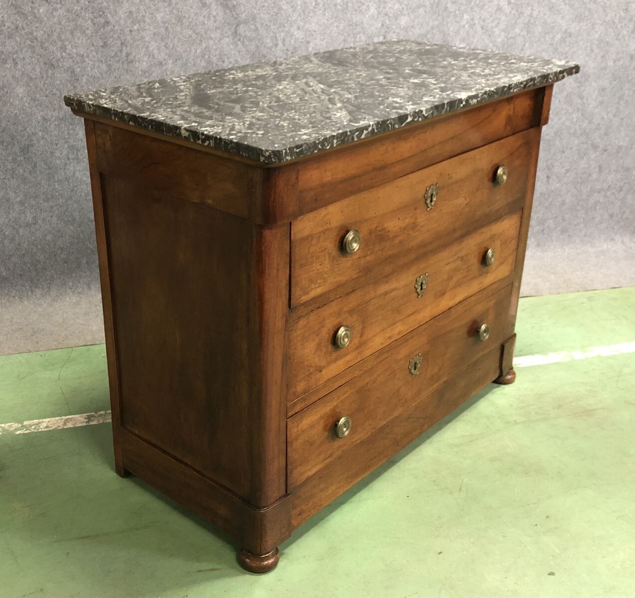 Chest of drawer restoration XIXth Walnut