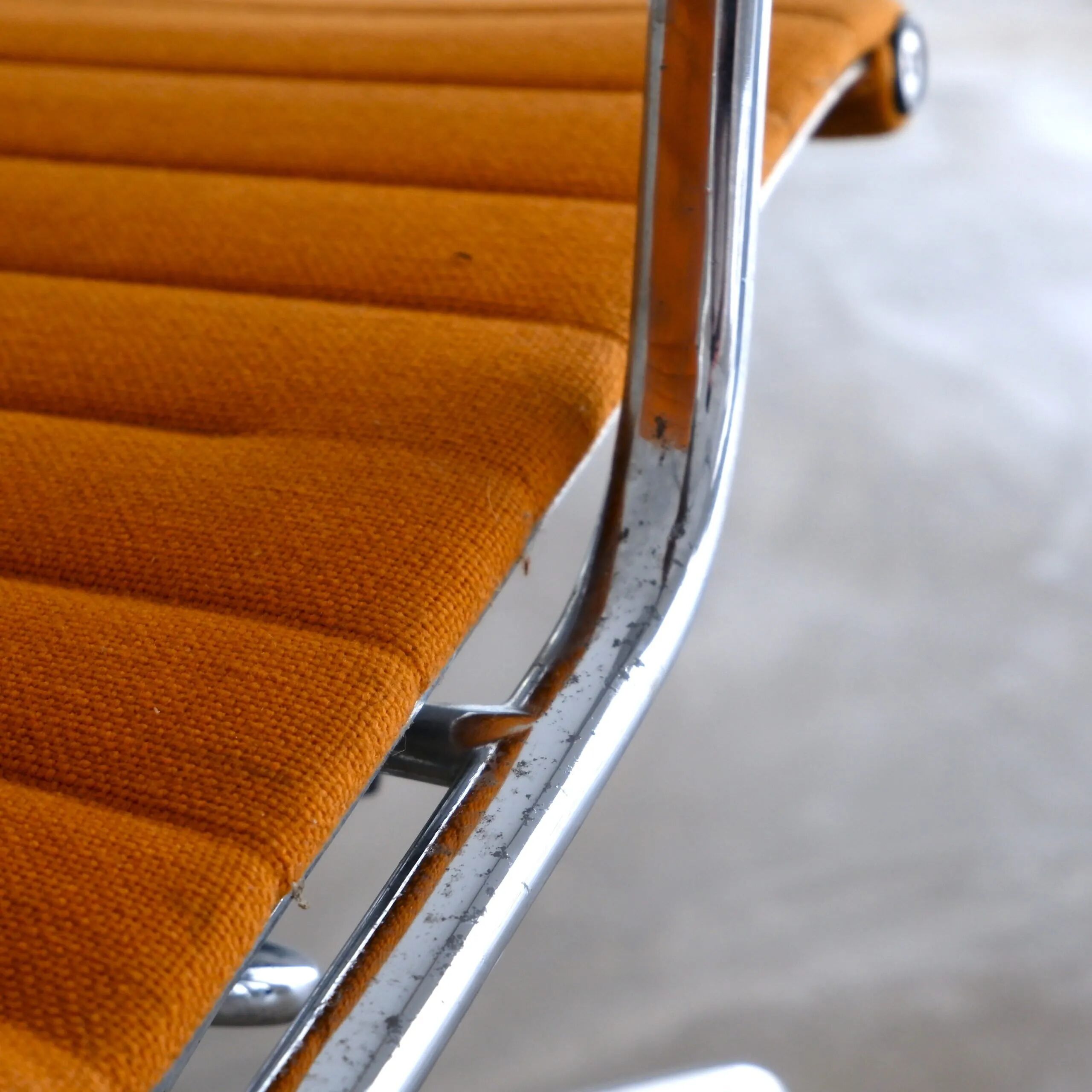 EA118 office chair by Charles & Ray Eames for Herman Miller