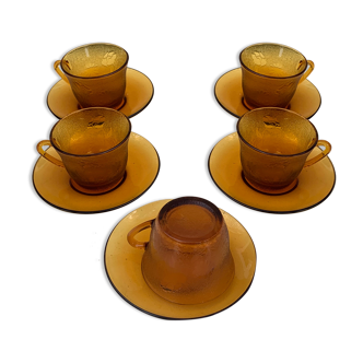 5 tasses et soucoupes  en verre de couleur ocre vintage 1970