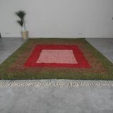 Pure wool rug, handwoven, authentic artisanal.