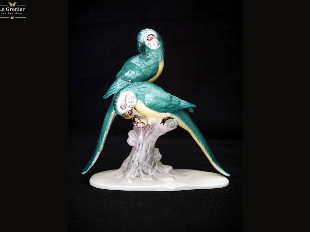 Figurine en faïence, une paire de perroquets en porcelaine allemande