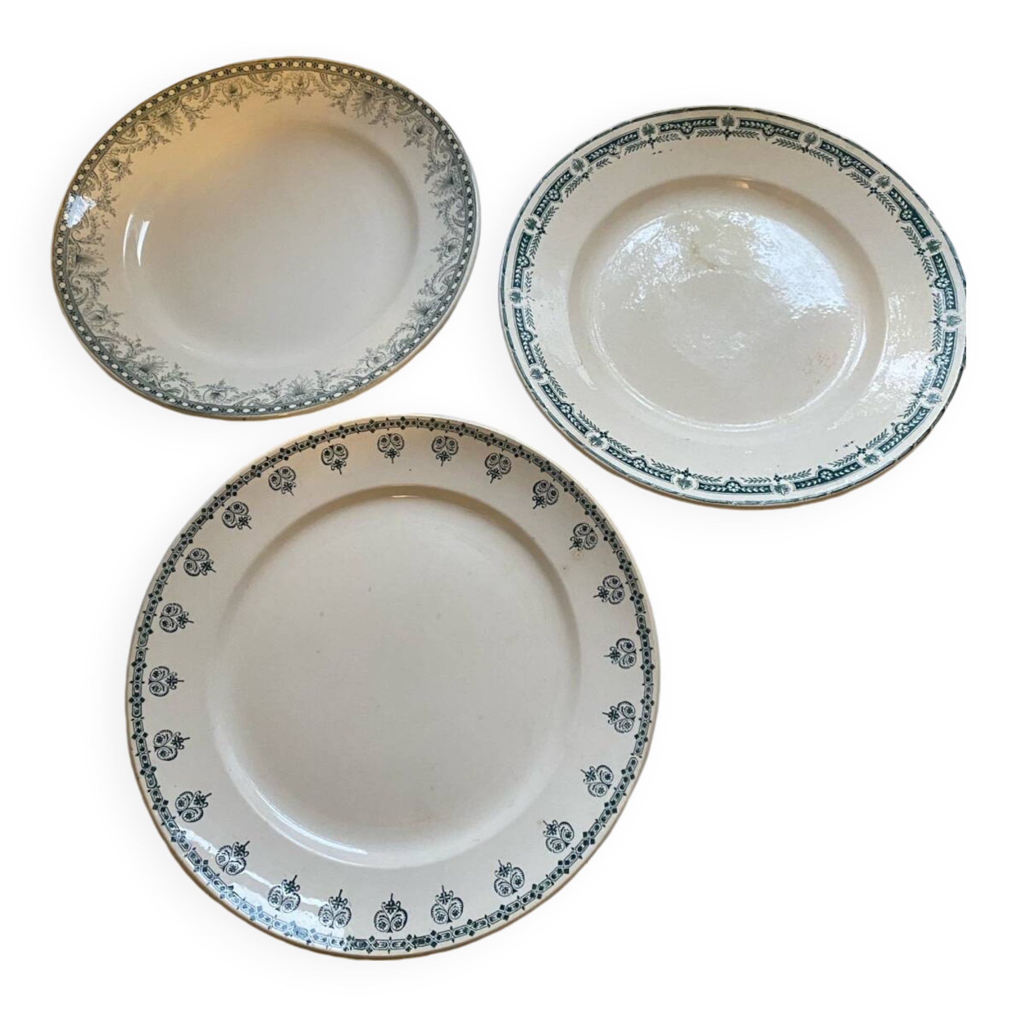 3 round iron earth dishes Moulin des loups, Longwy and Saint Amand