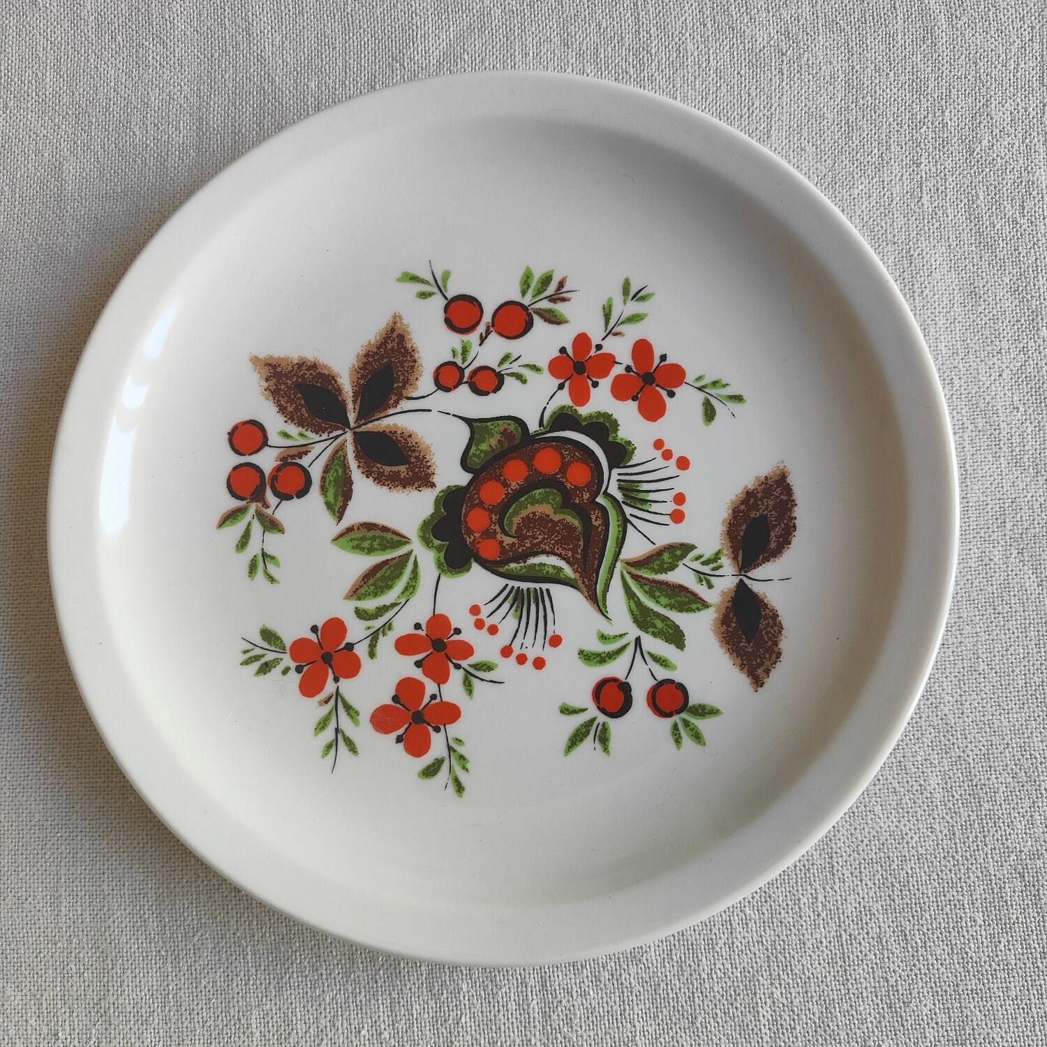 4 vintage plates 70s