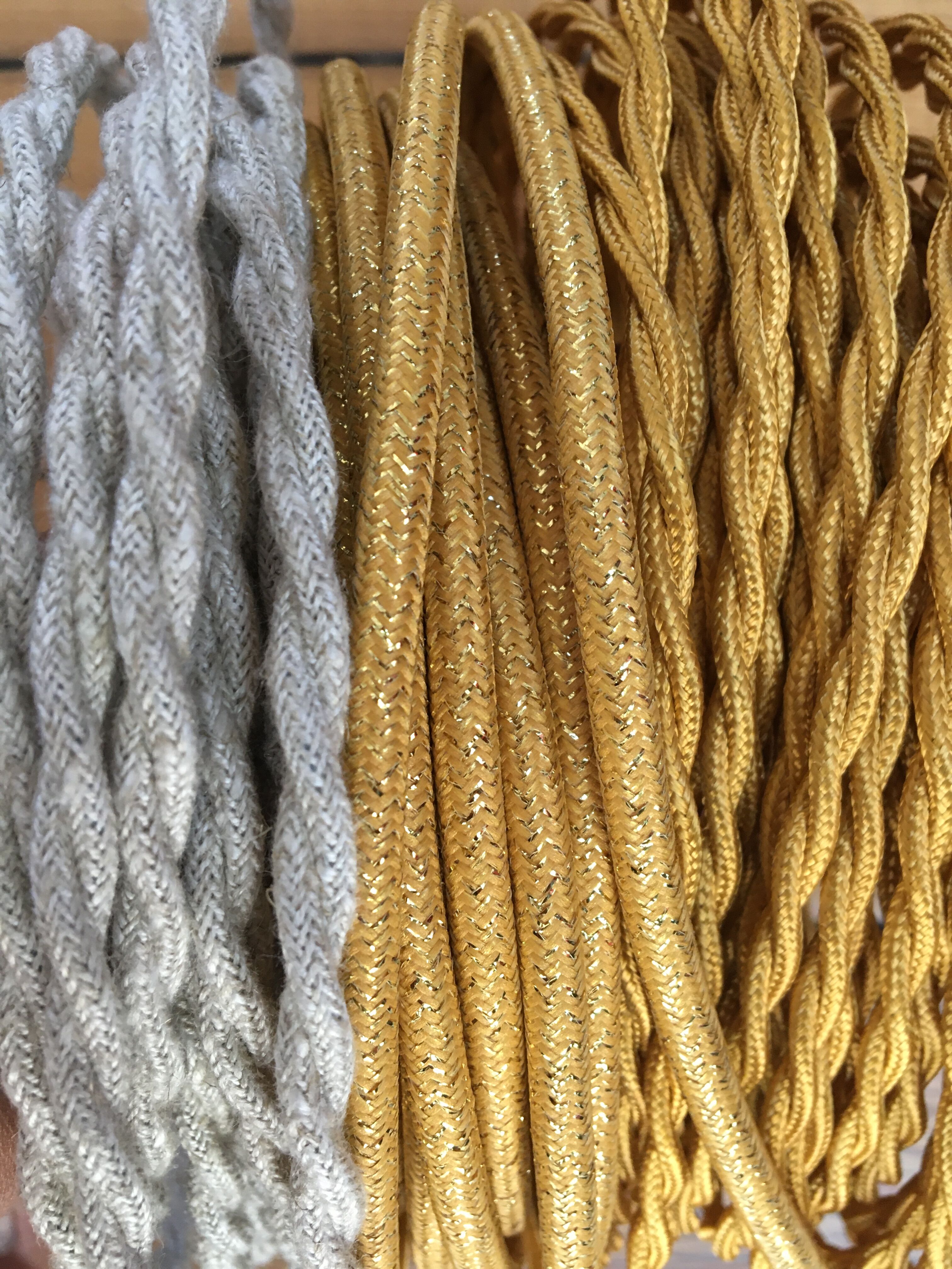 Glass globe-laying lamp