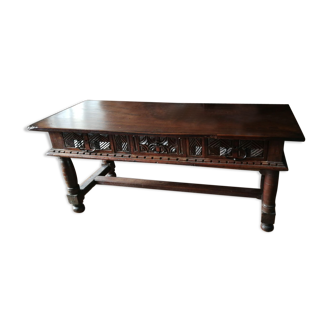 Bureau sculpté