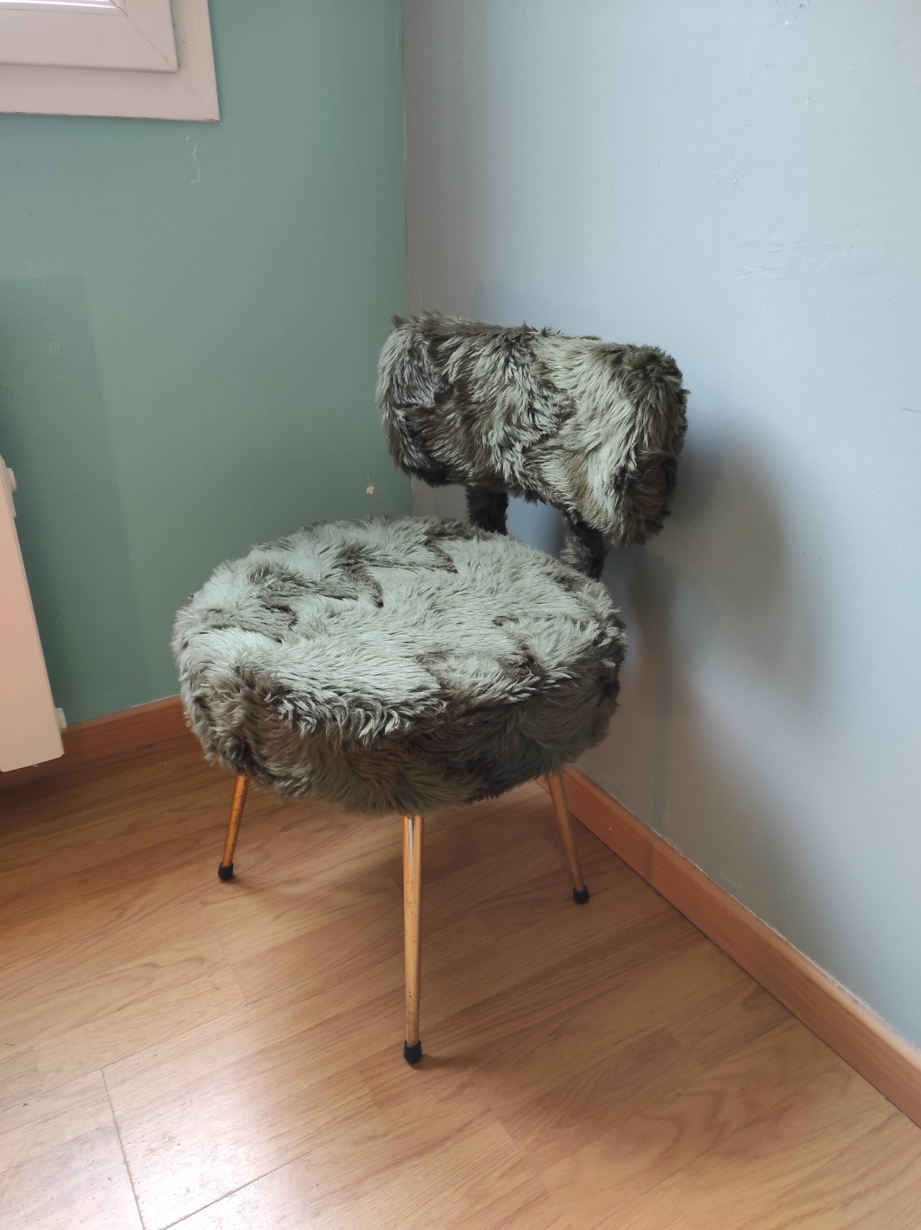 Green "moumoute" chair 1970 Pelfran