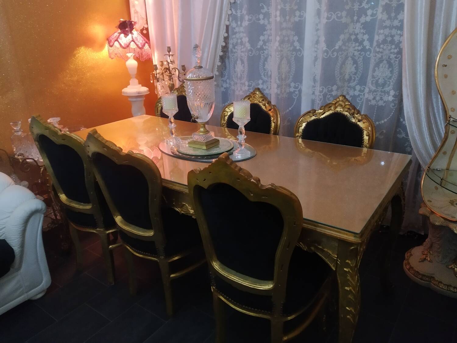 Table + 6 baroque chairs