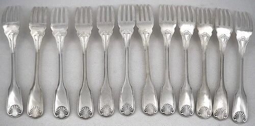 Christofle Vendôme 12 fish cutlery sets, 24 pieces, silver-plated metal, in excellent condition.