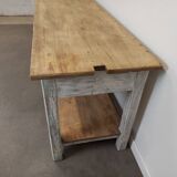 Work table with 2 shelves
