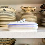 White, blue and gold porcelain comb box