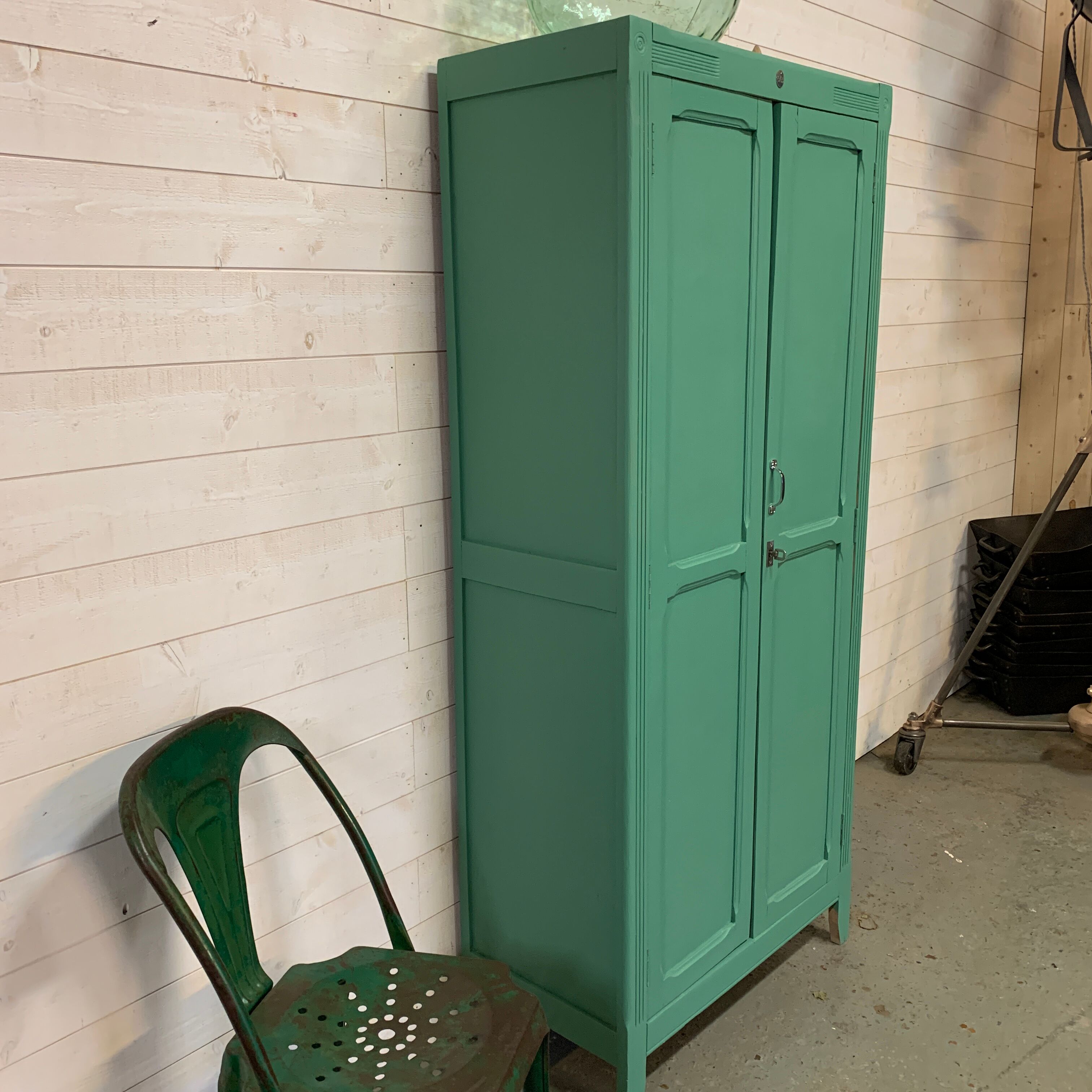 Armoire parisienne  deux portes
