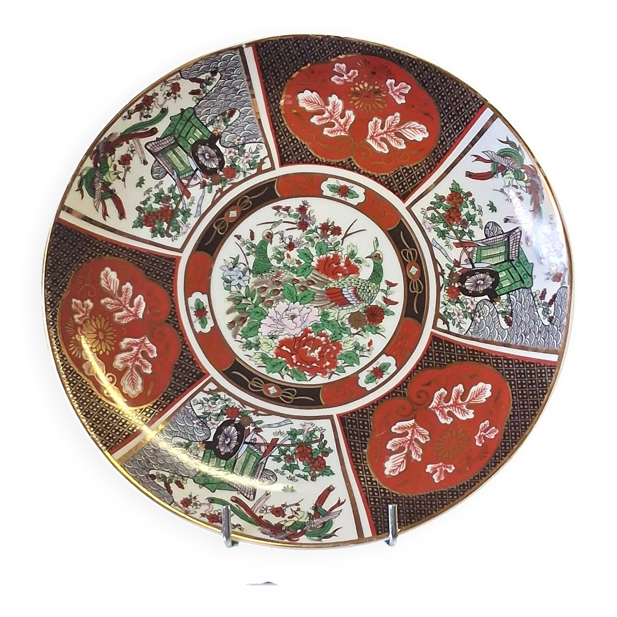 Very pretty Asian plate in very good condition.