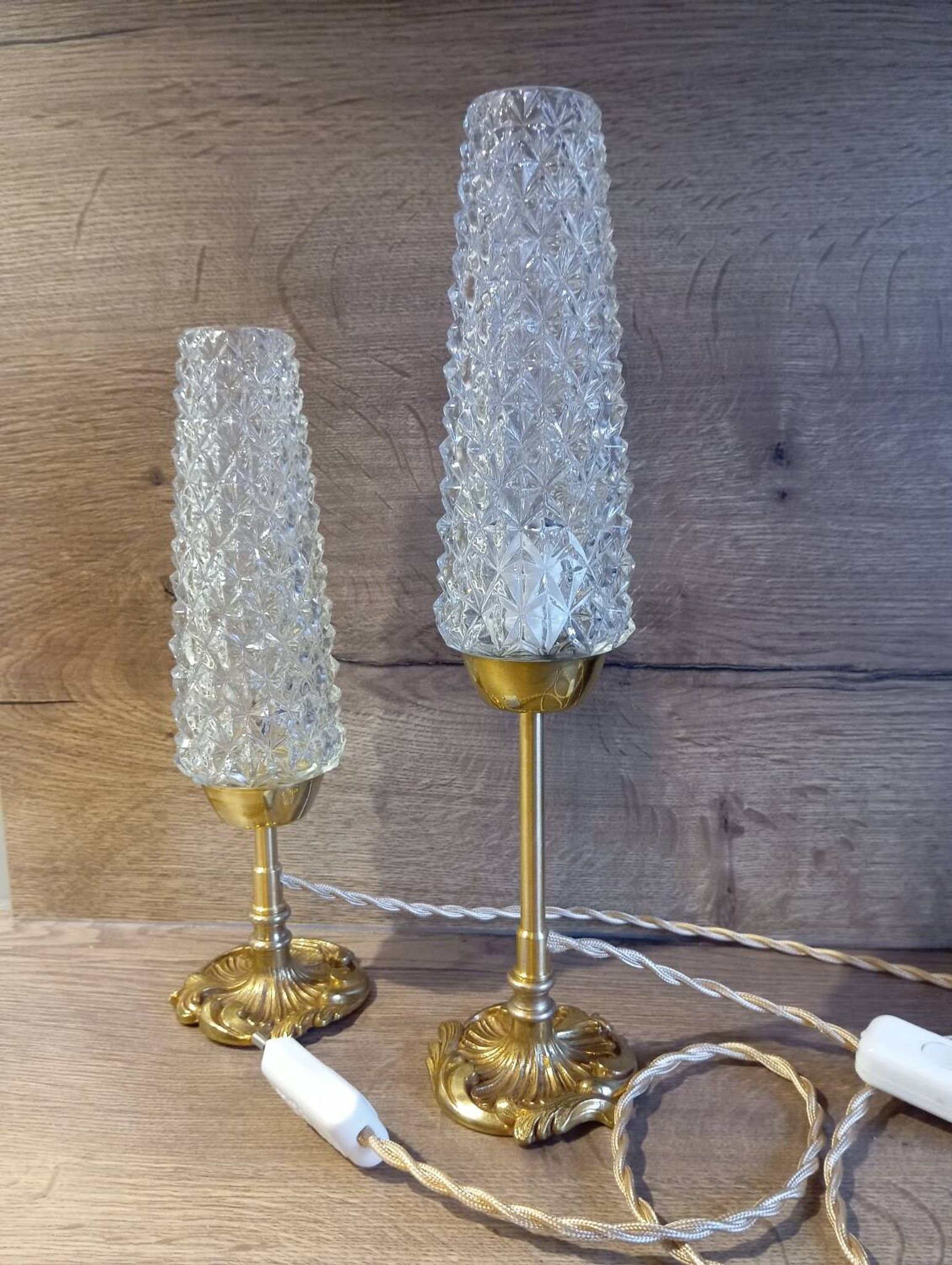 Duo of retro 50's bronze table lamps, diamond-tipped glass tube lampshades