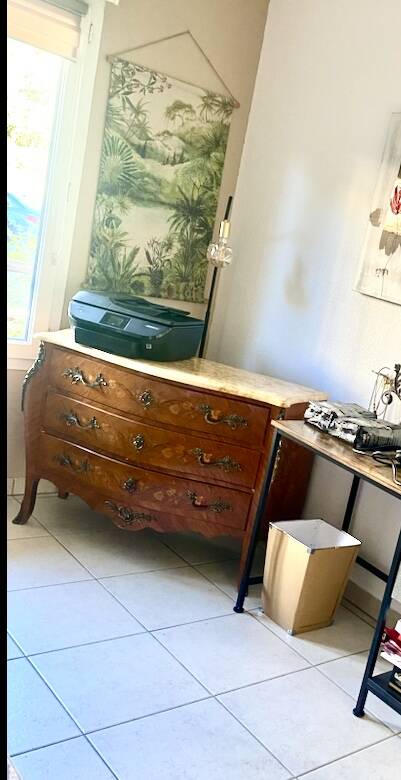 Rosewood chest of drawers