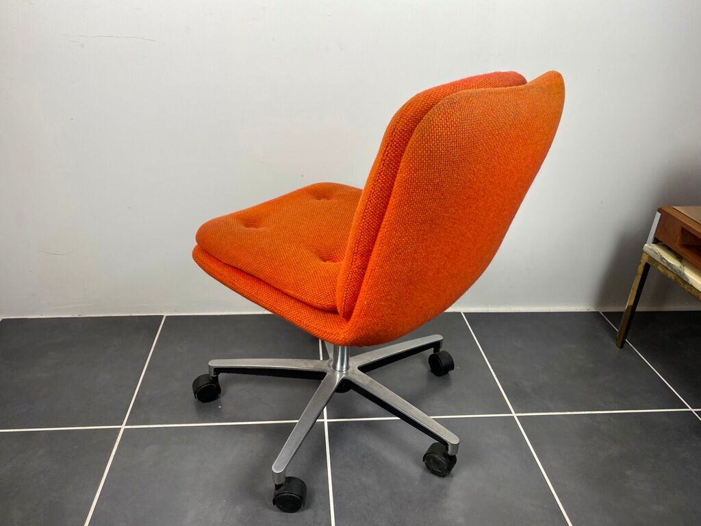 Vintage 1970 vintage vinco swivel desk chair