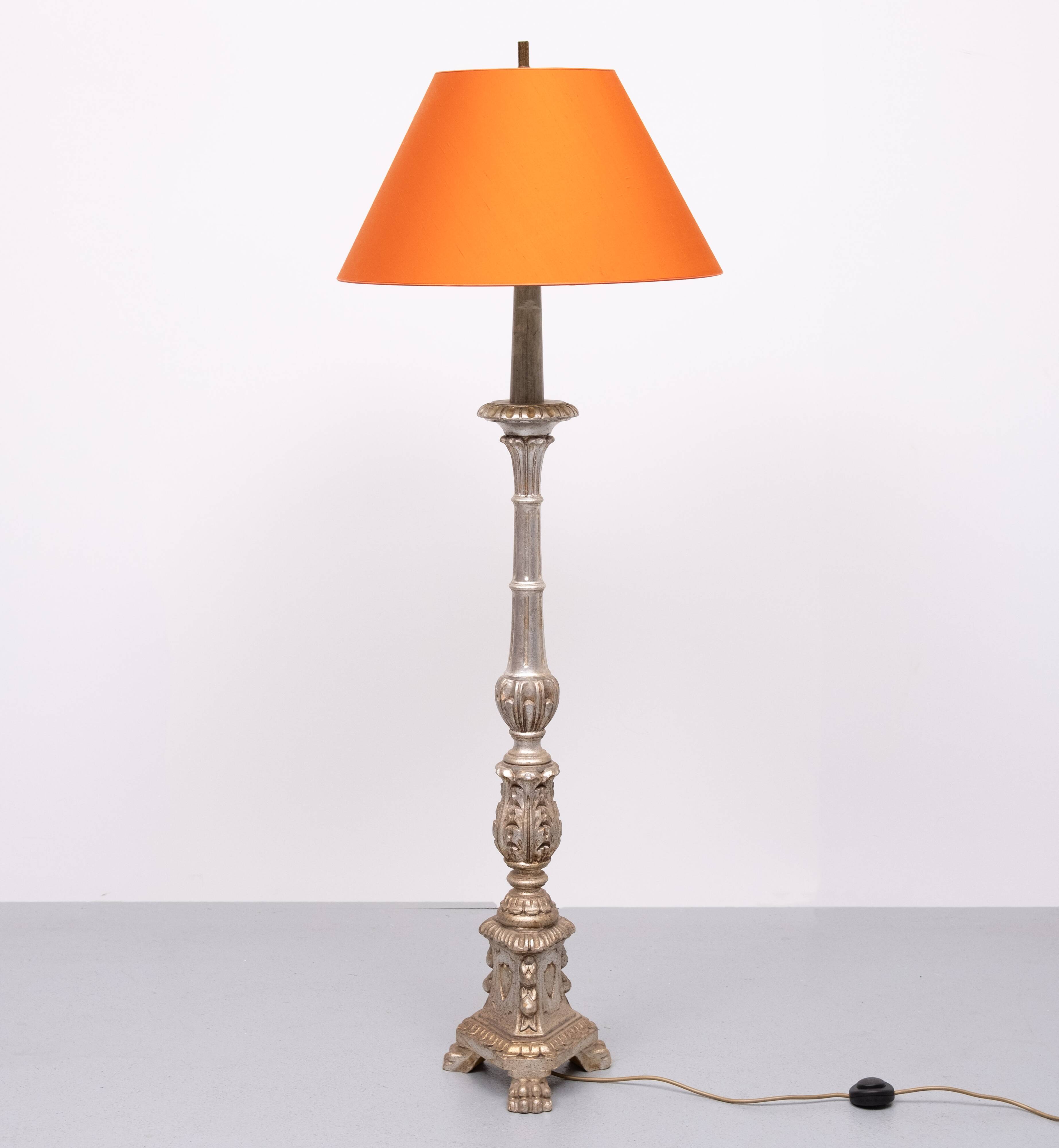 Italian Baroque carved Wooden floor lamp 1970s