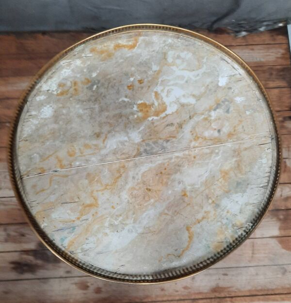 Chevet rond peint en trompe l œil