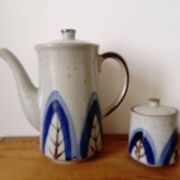 Cafetière et sucrier vintage