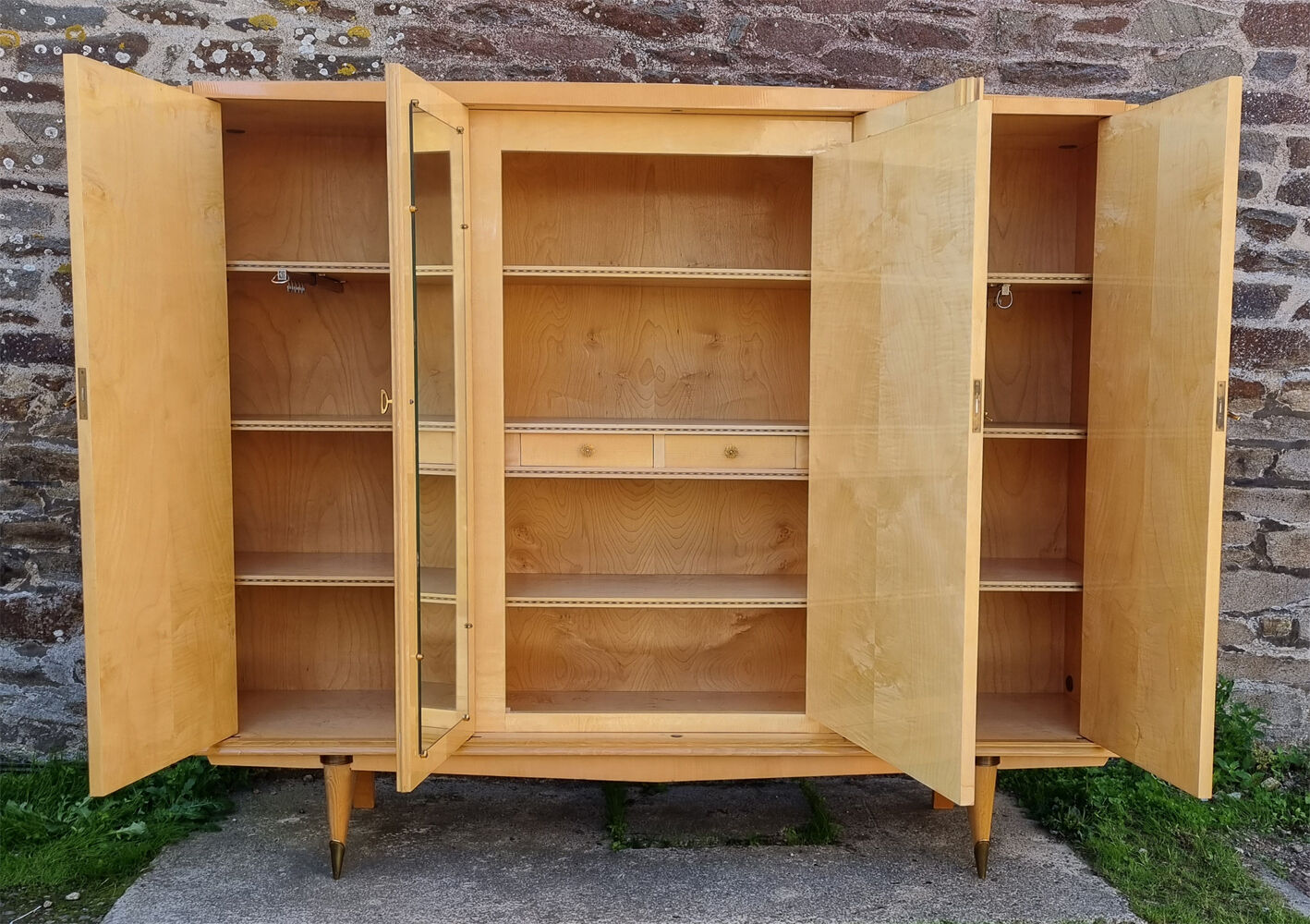 Wardrobe wardrobe and vintage shelves 50s, mirrors