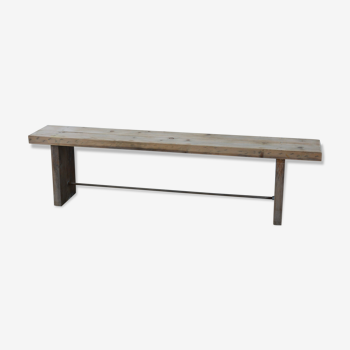 Banc en bois brut