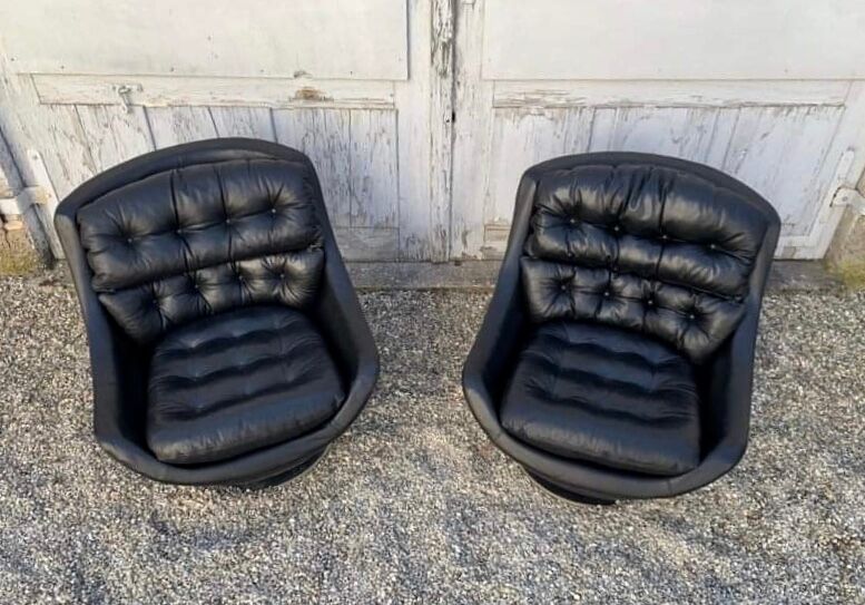 Pair of vintage swivel armchairs in black leather Tulip foot
