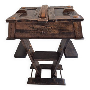 Table à ouvrage ancienne - ferrures