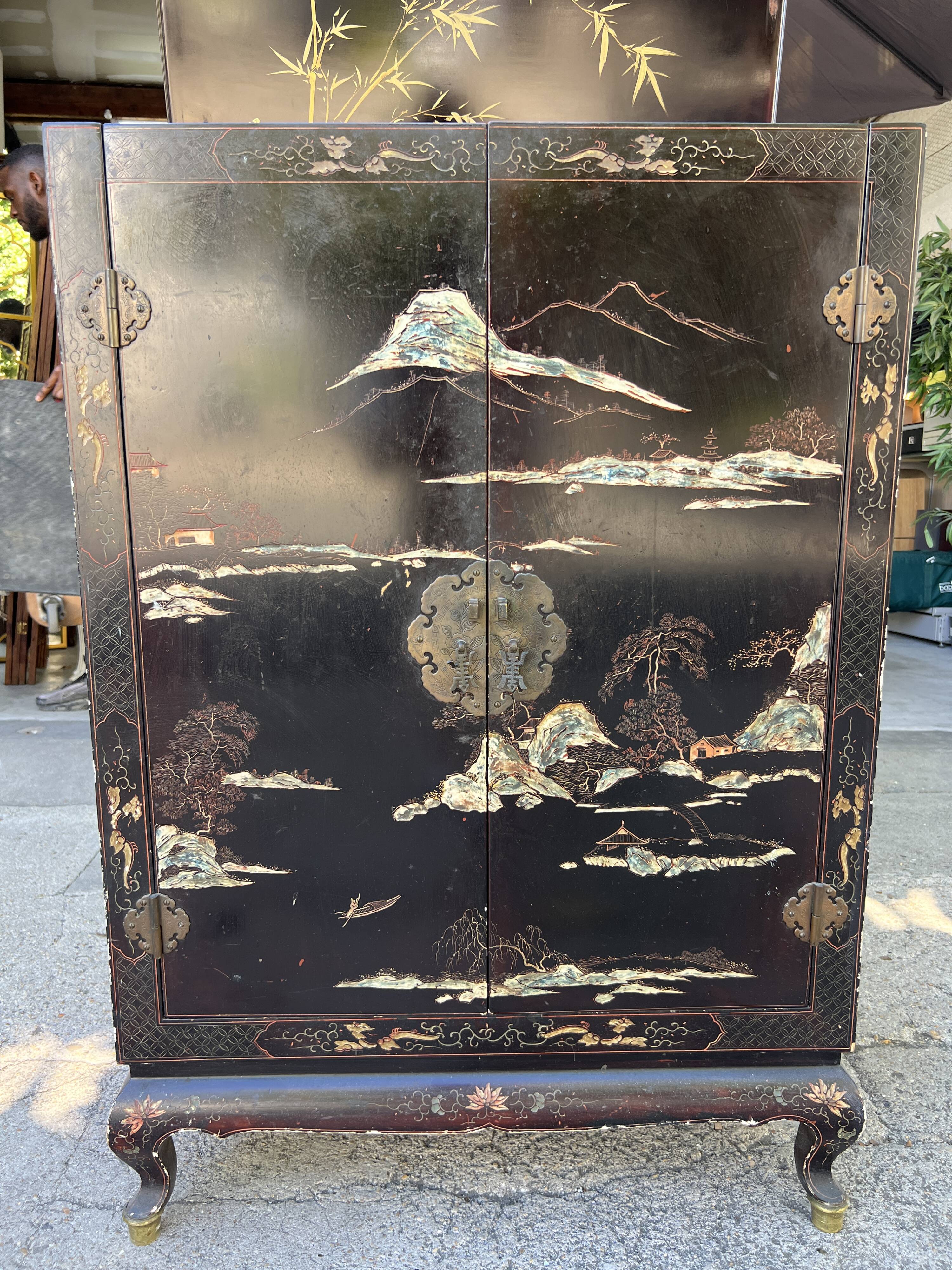 Asian turntable/vinyl cabinet in lacquered wood