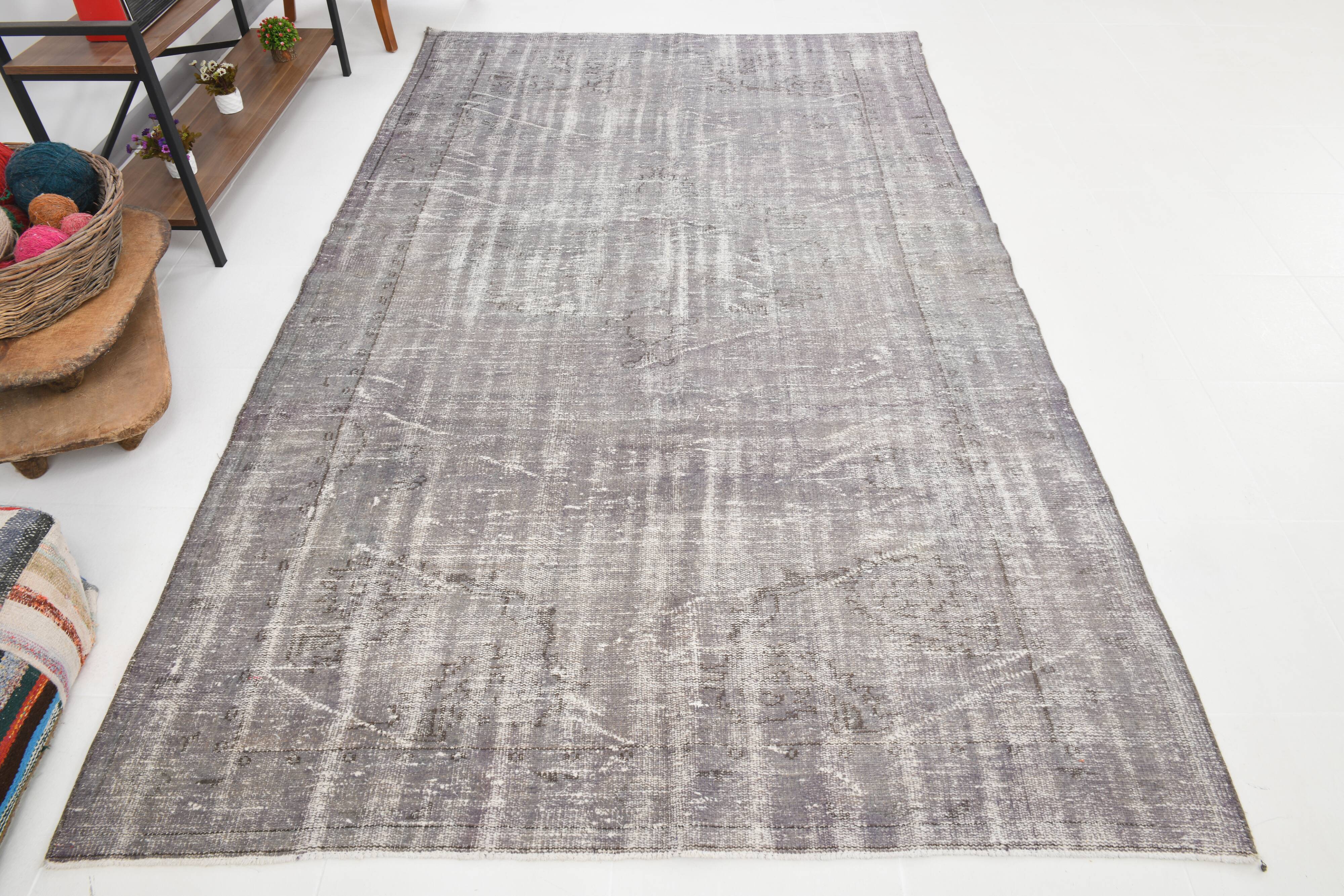 Gray handmade vintage rug 174x294cm