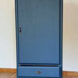 Hosiery cabinet