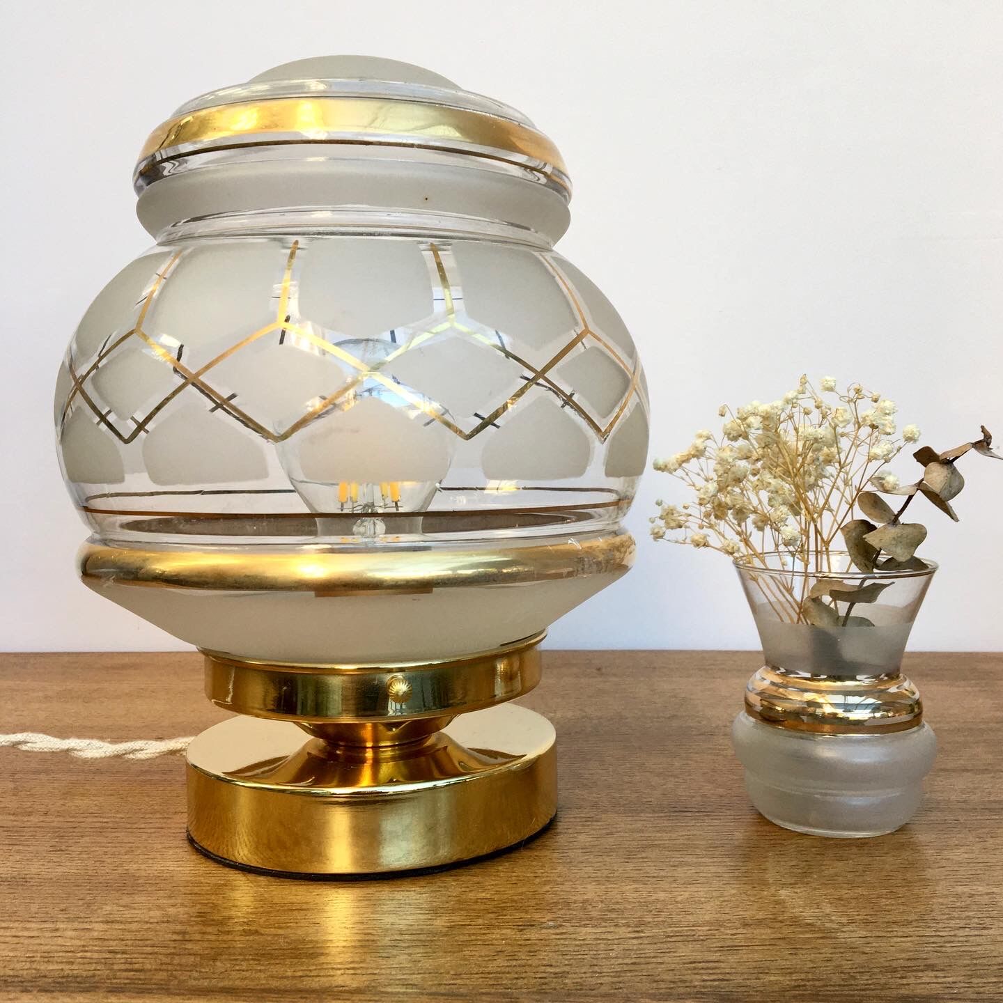 Vintage art deco globe table lamp
