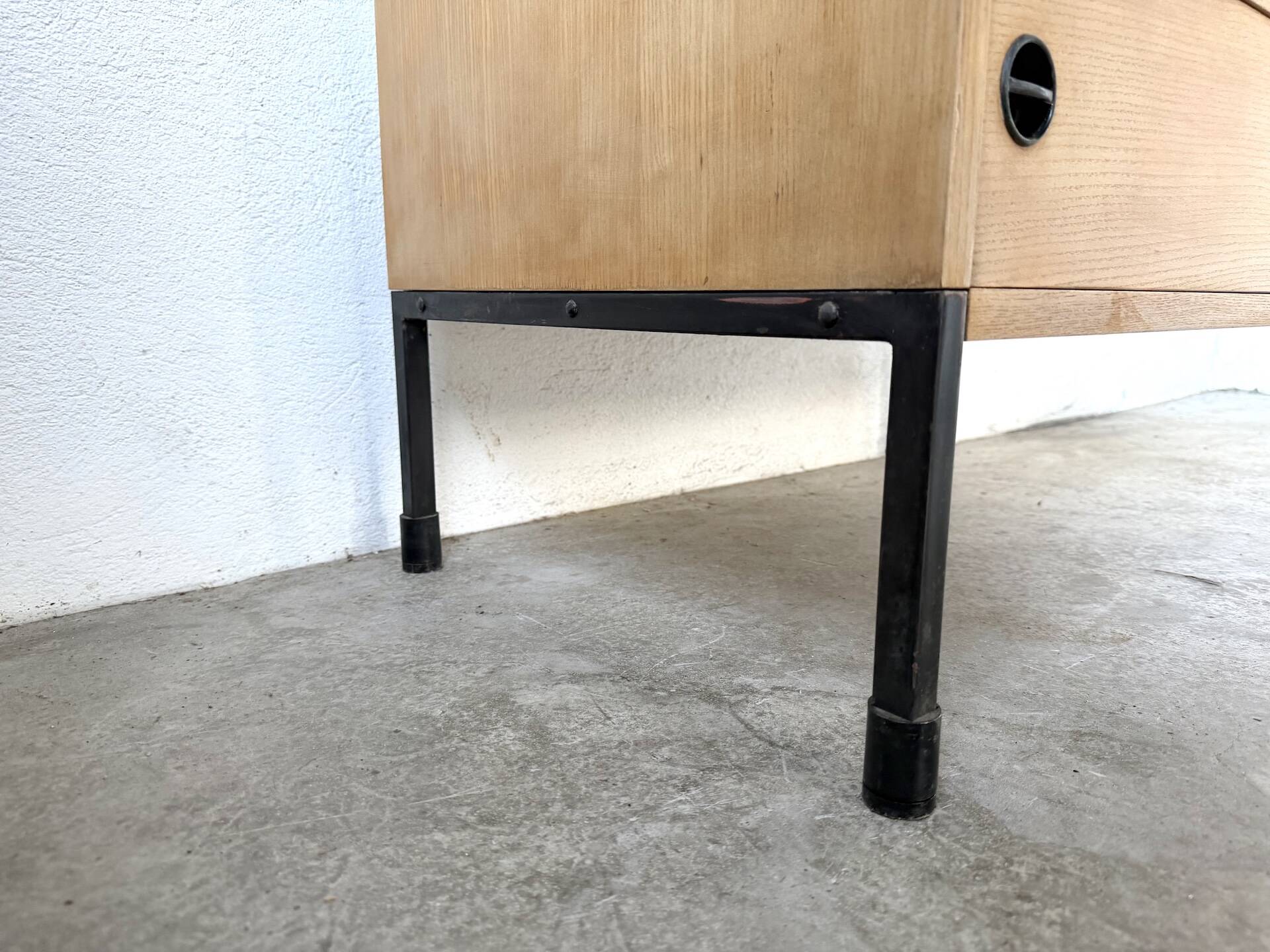 Three-drawer commode ARP — Minvielle, oak and lacquered metal, France, years