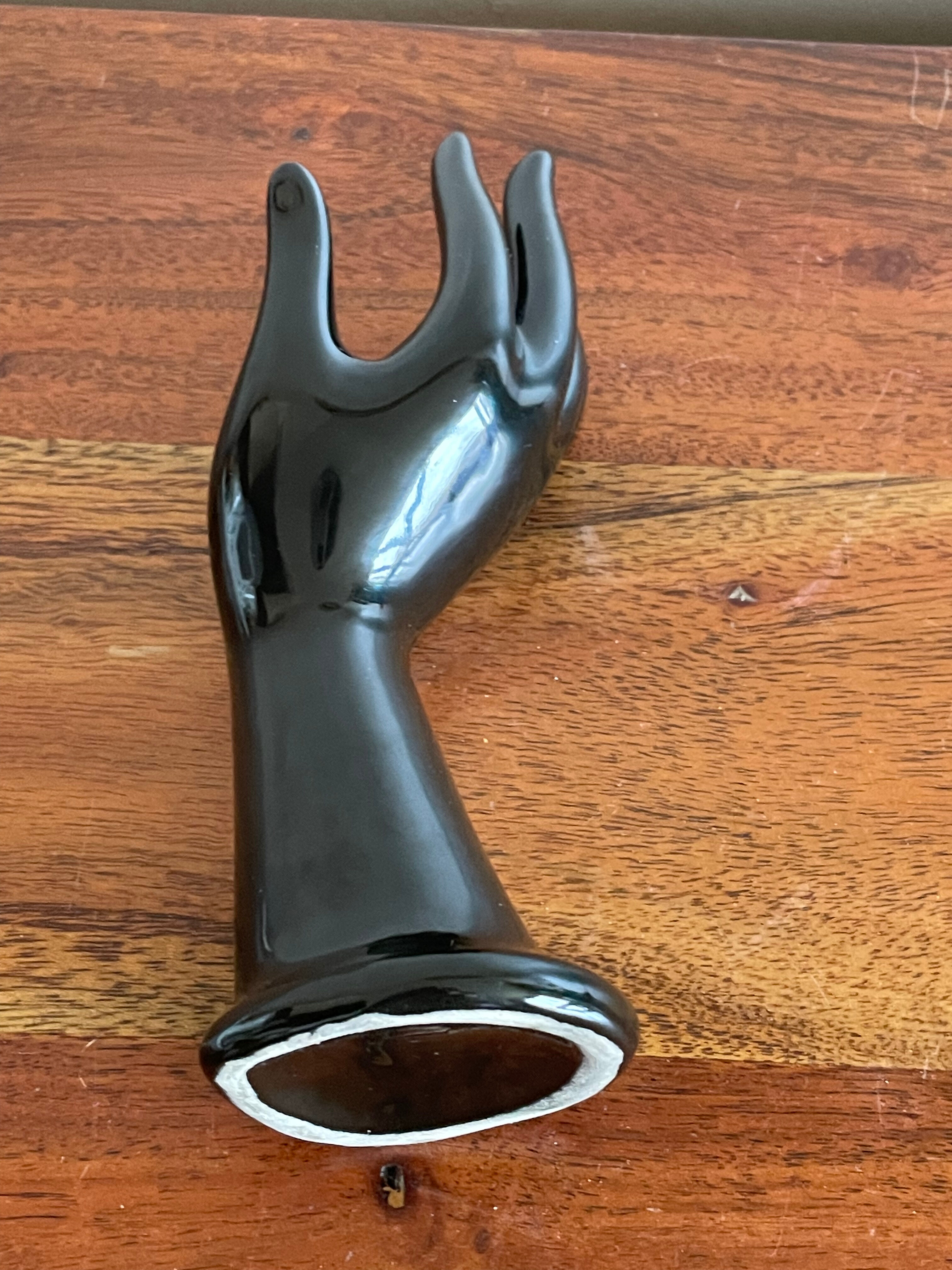 Hand ring holder