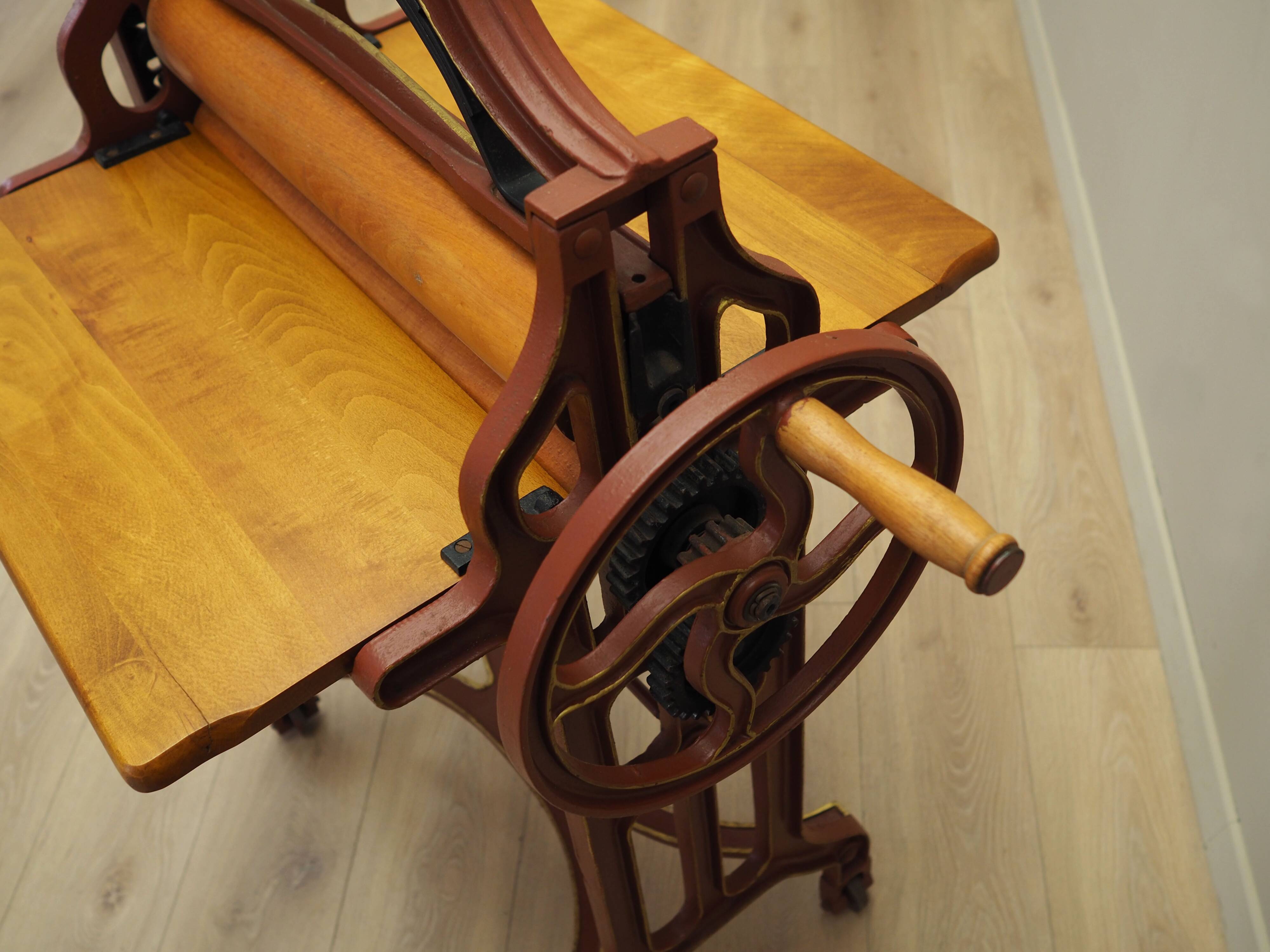 Mangle en fonte, design danois, 19e/20e siècle, production : Danemark