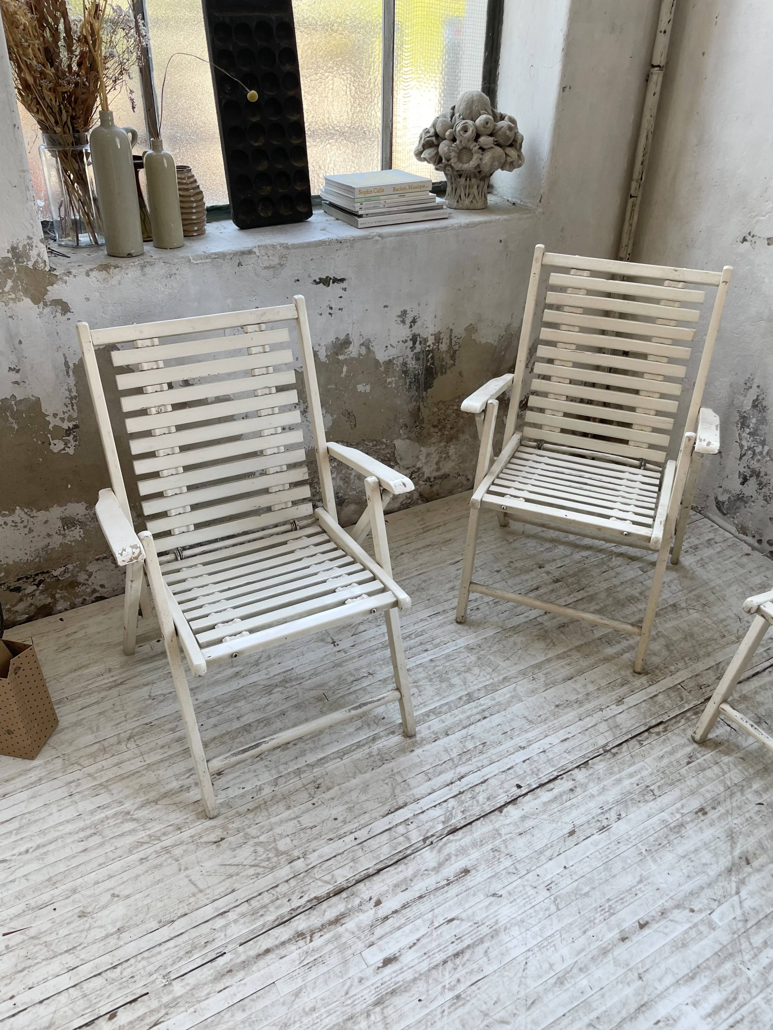 4 white wooden garden chairs