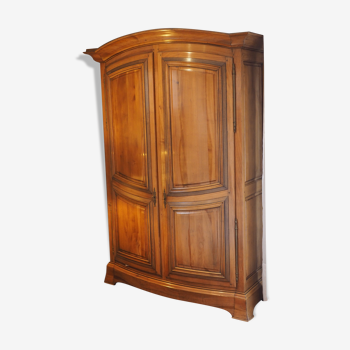 Armoire en bois massif