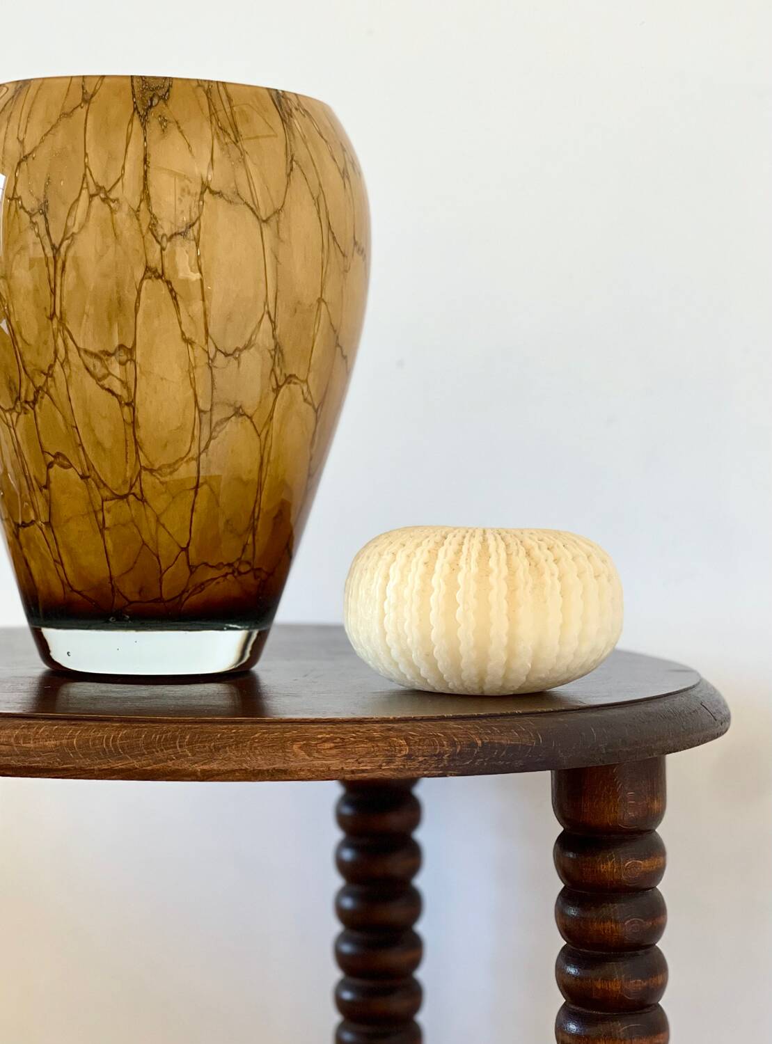 Mouth-blown glass vase.