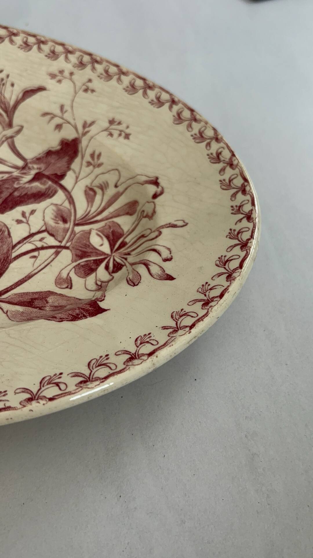 Oval plate, red iron earth, Gien honeysuckle model - antique earthenware