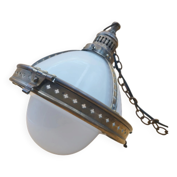 Suspension laiton et opaline