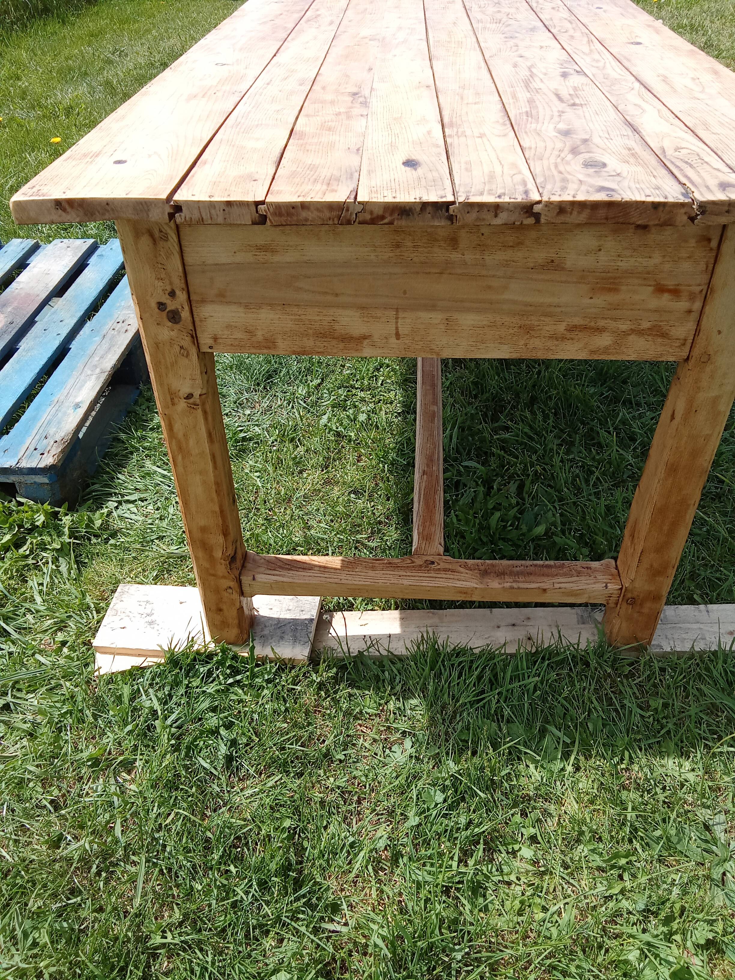 VERY OLD AUVERGNE FARM TABLE IN SOLID WOOD / 3 LARGE DRAWERS