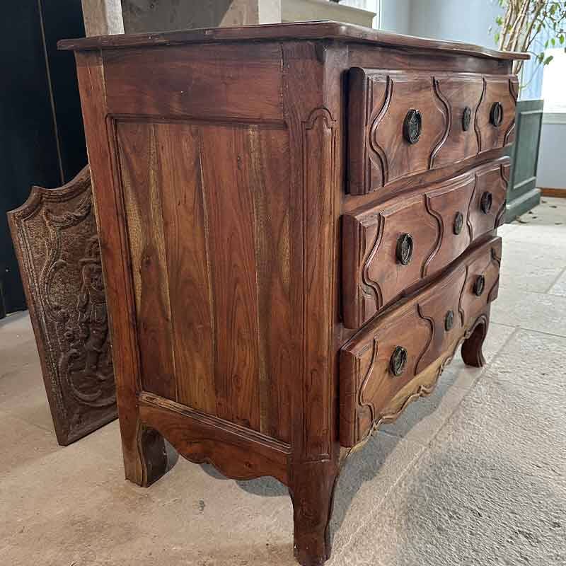 3-drawer wooden chest of drawers