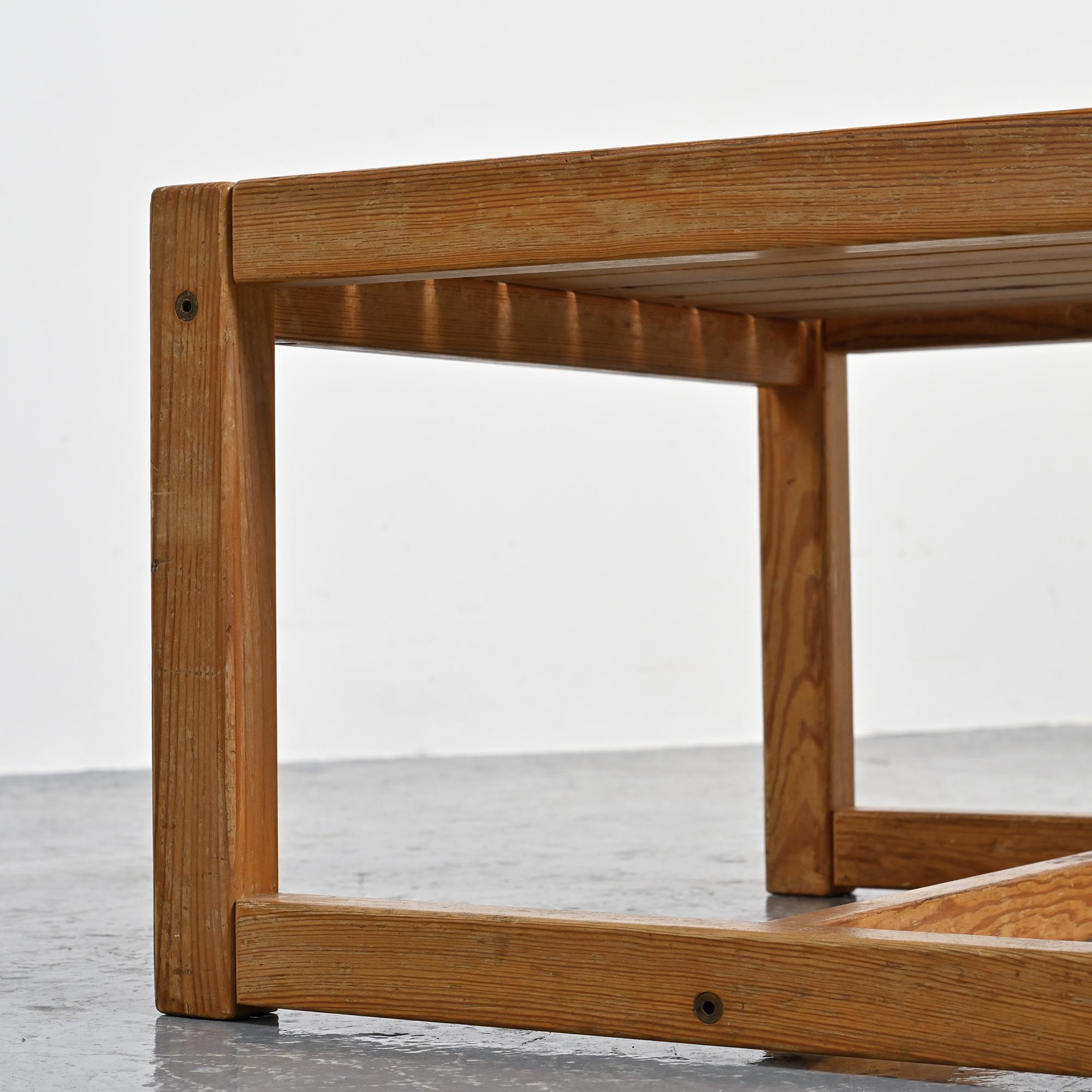 Mountain coffee table in solid pine, France, around 1970.