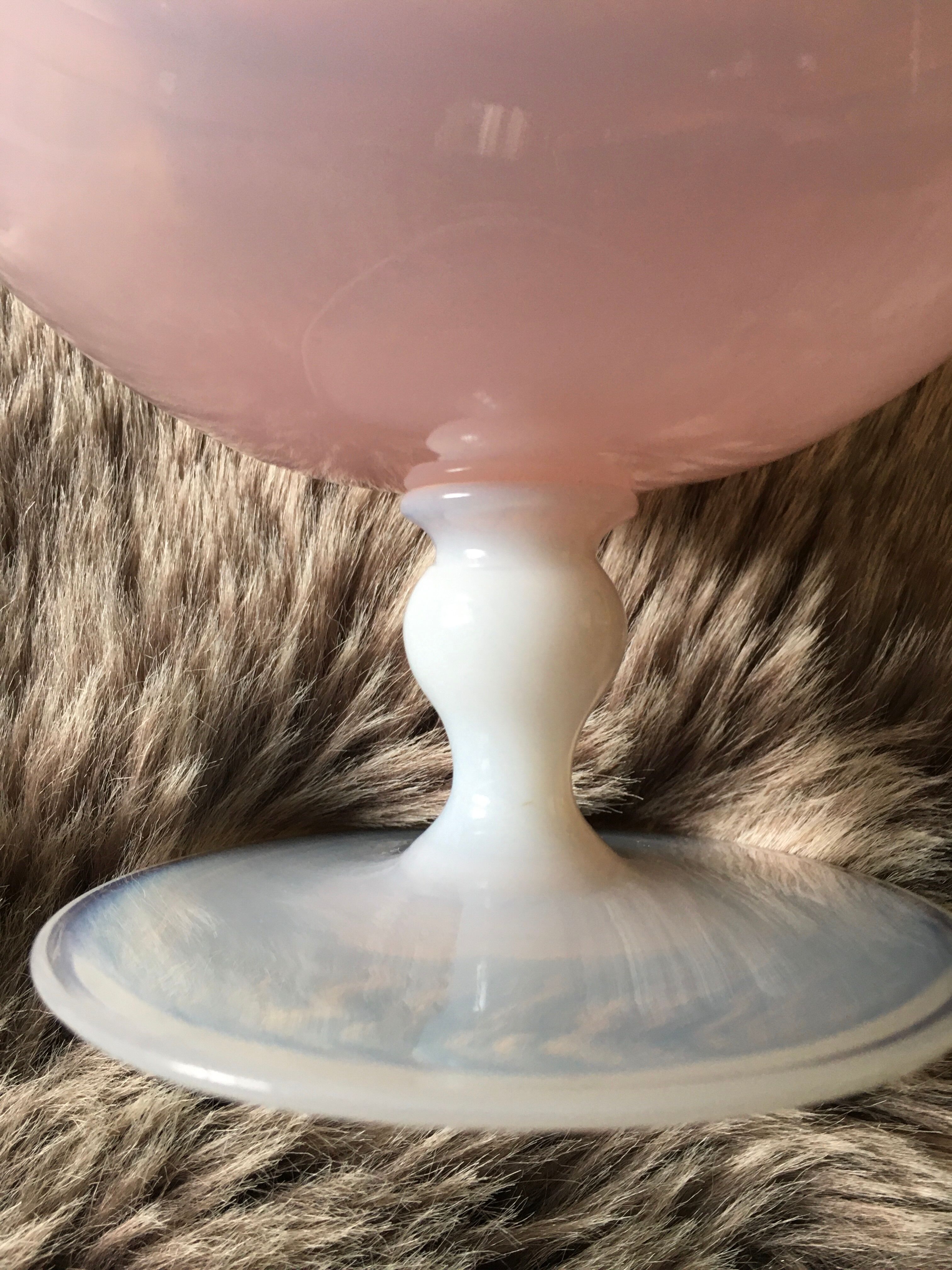 Candy on pink opaline foot