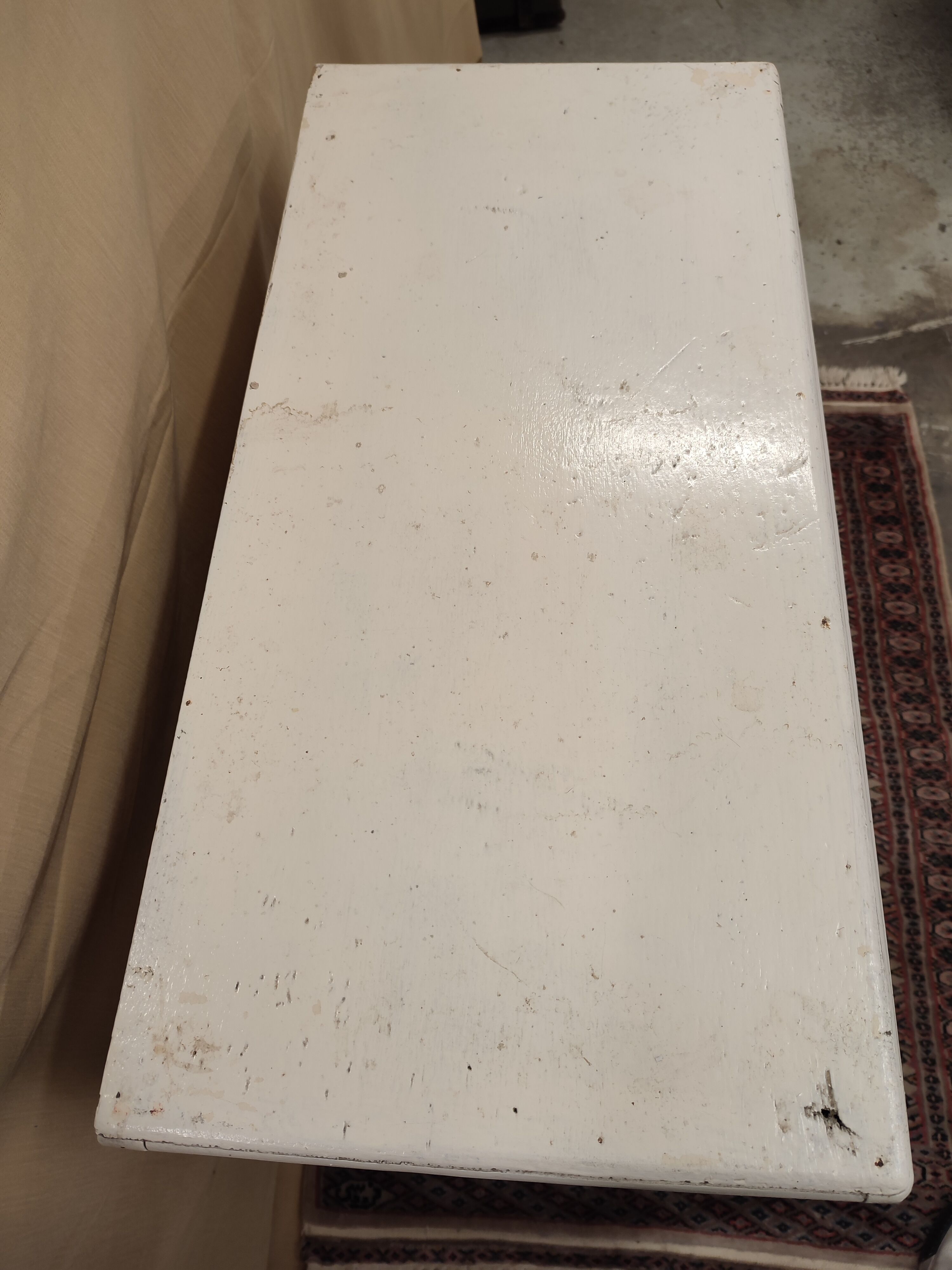 Chest of drawers white wood