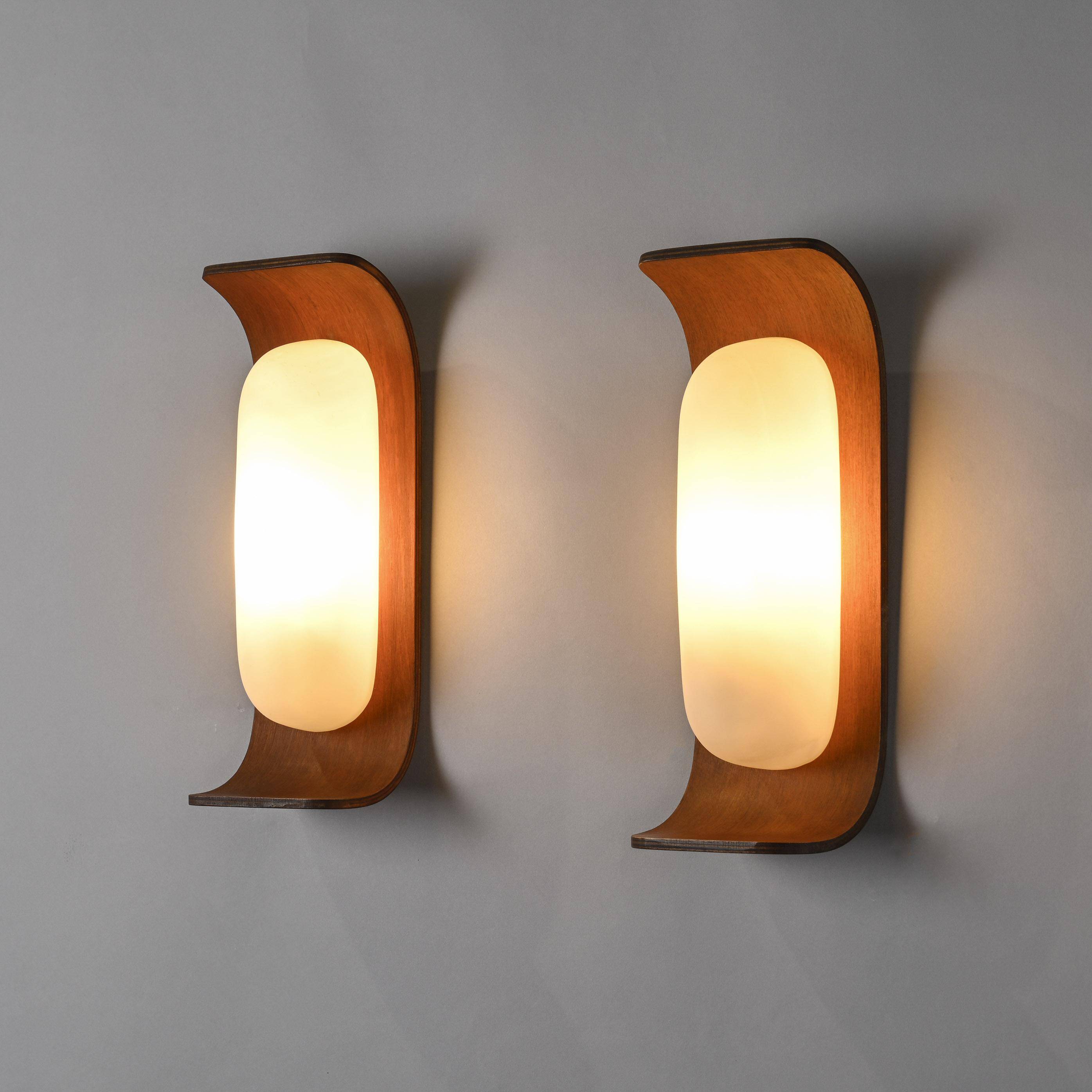 Pair of teak wall lights by Goffredo Reggiani, circa 1960