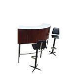 Bar en palissandre du milieu du XXe siècle avec tabourets de bar