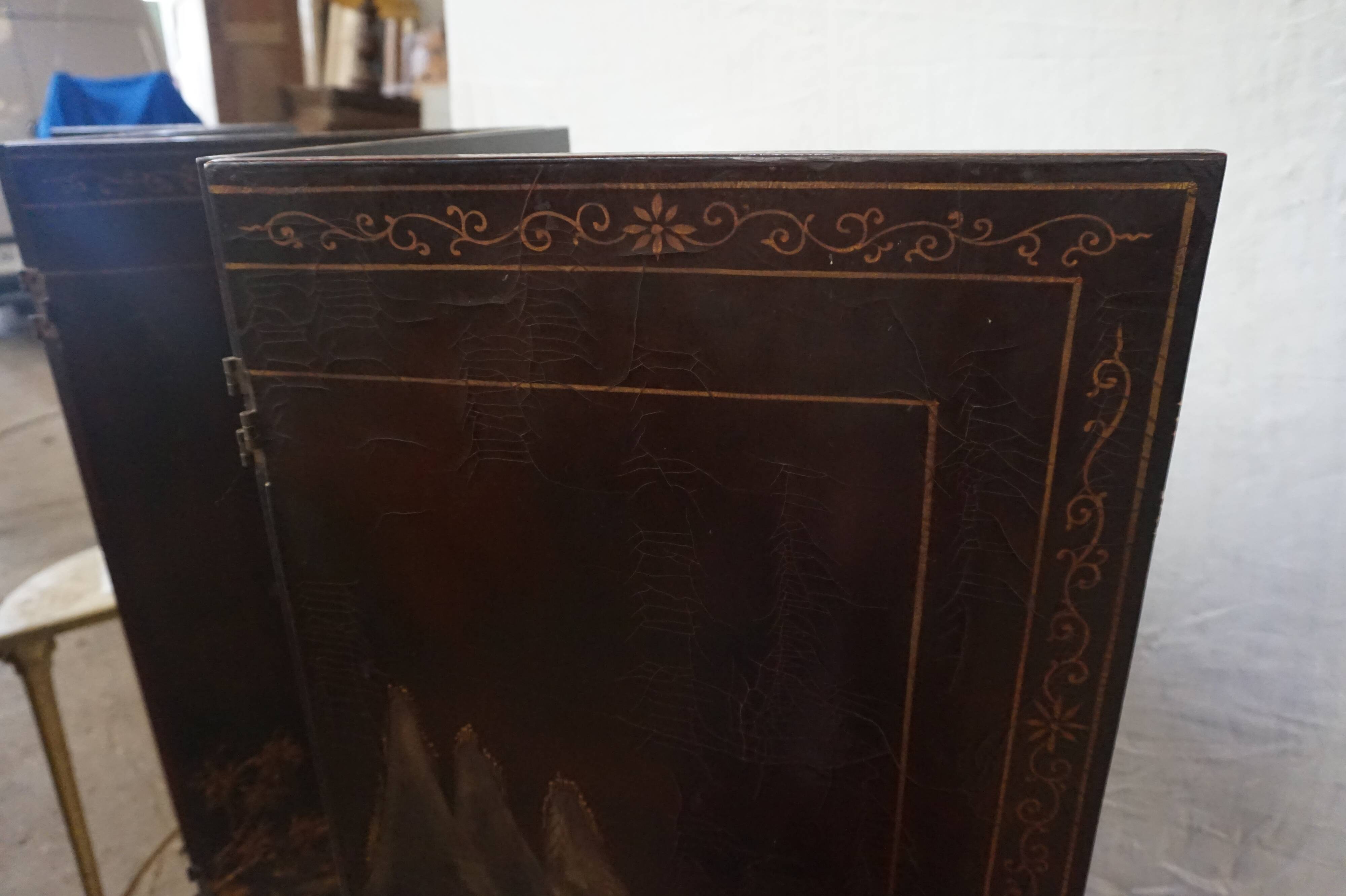 Pair of screens in Chinese lacquer