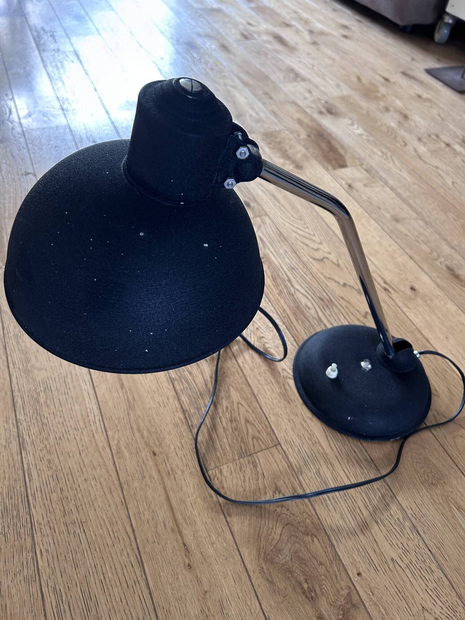 Beautiful articulated Iron lamp