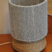Lampe rafia et laine