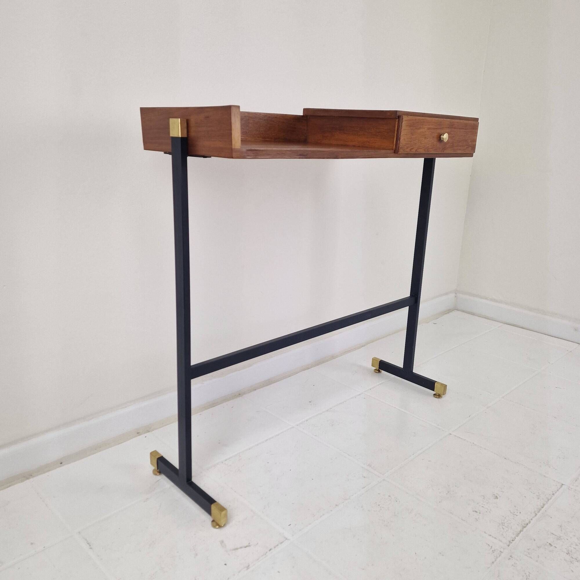 Table console / coiffeuse italienne du milieu du siècle avec des éléments en laiton, années 1950.