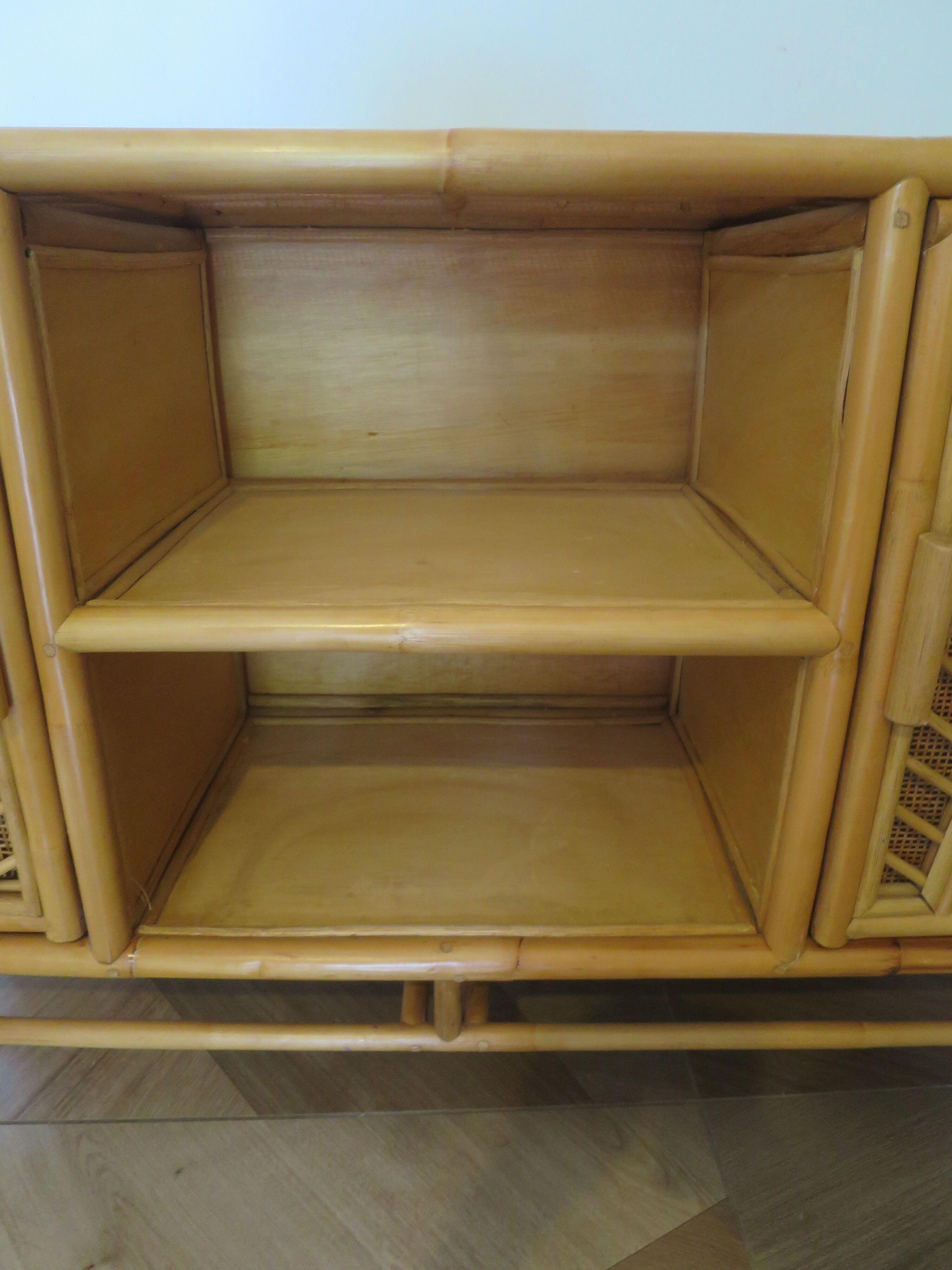 Buffet bas 2 portes -rotin tressé-bambou -cannage